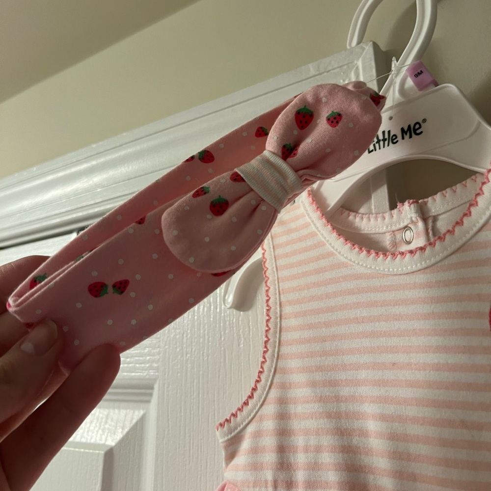 NWT little me set 🍓 - Picture 3 of 4